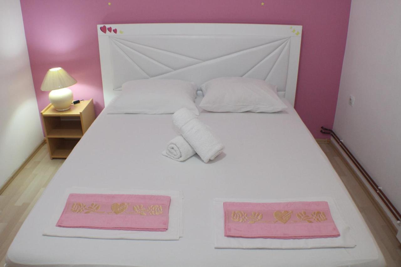 Casa Hena Hotel Ulcinj Ngoại thất bức ảnh